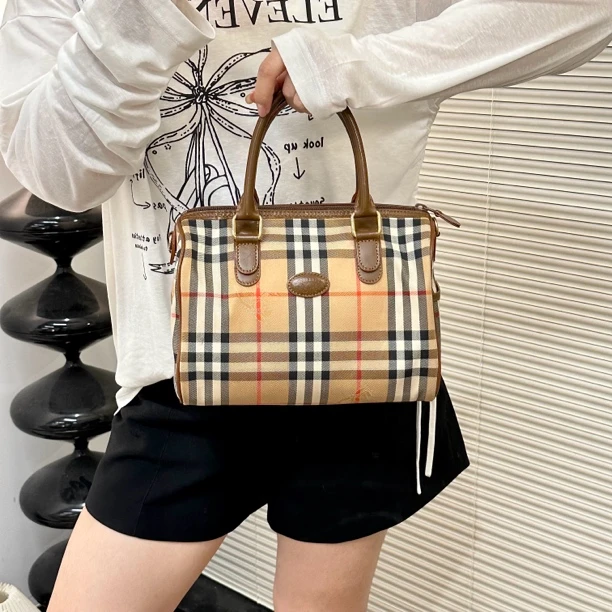 95新 BURBERRY/博柏利 战马格纹波士顿包