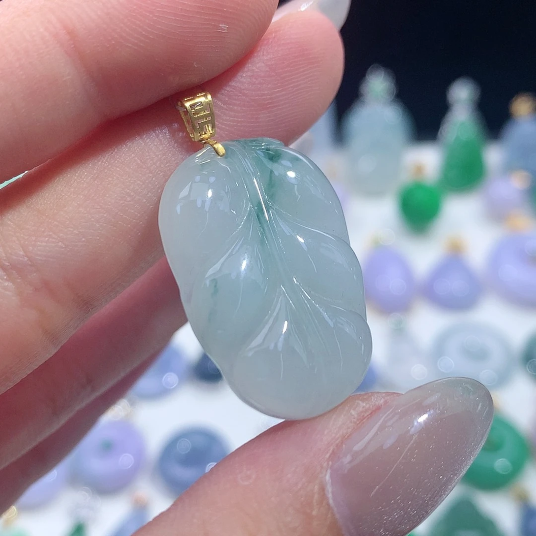 翡翠吊坠(不含链)18K金镶嵌