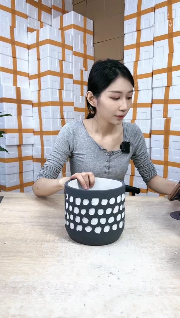 【闪购商品】红陶20CM以下水泥洞洞黑白17x16