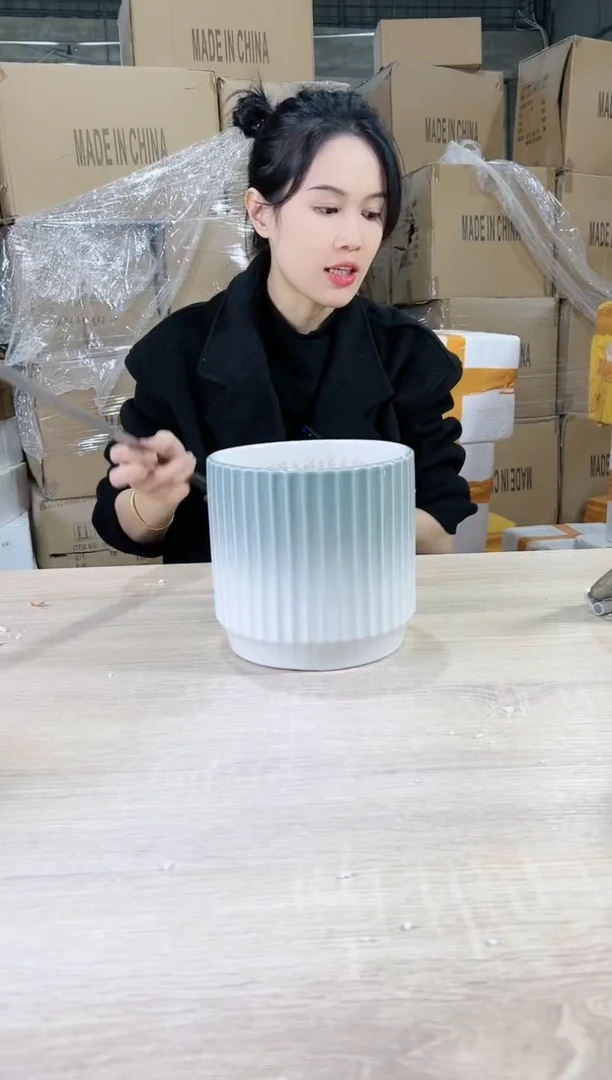 【闪购商品】陶瓷15cm-20cm条纹渐变色中号17X16