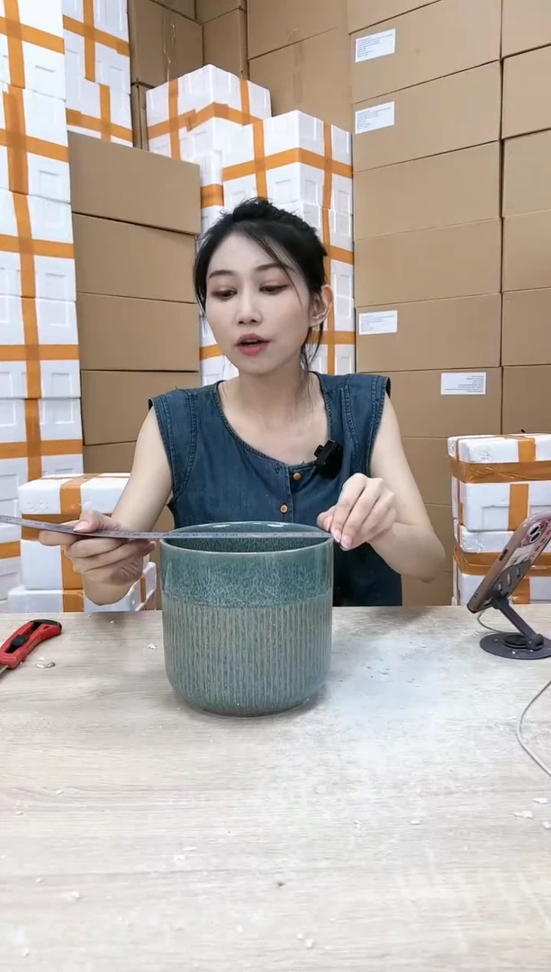 【闪购商品】陶瓷20CM以下半条纹绿花釉中号18x17