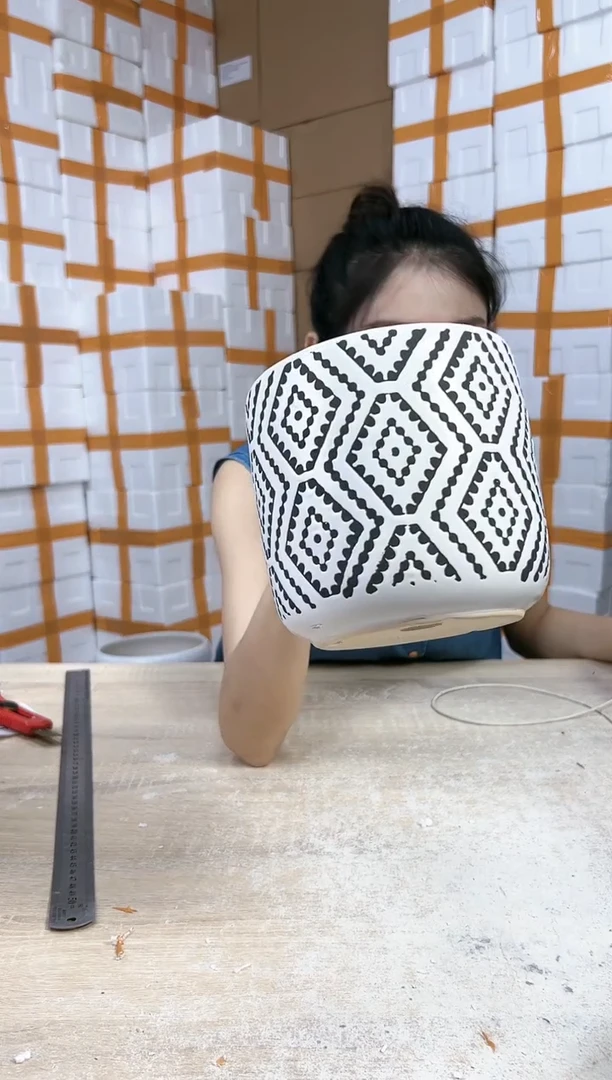 【闪购商品】陶瓷20CM以下波西米亚黑白小号15x14