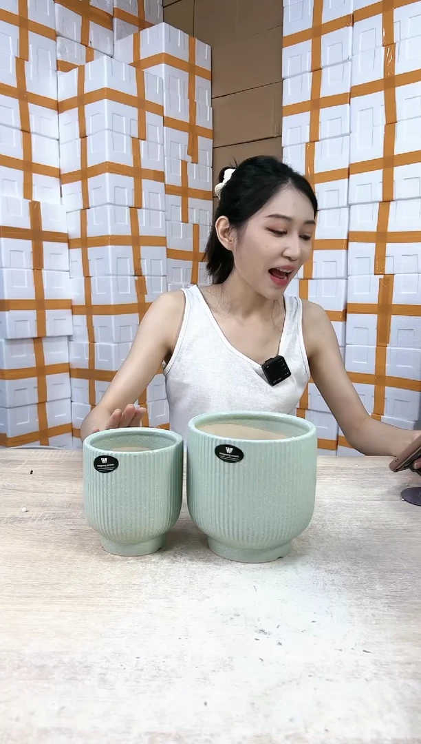 【闪购商品】陶瓷20CM以下杯型条纹浅绿中号16+小号12
