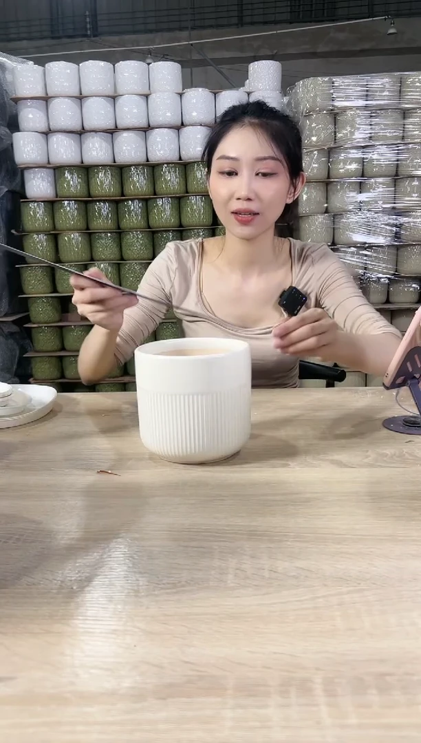 【闪购商品】陶瓷20CM以下半条纹米黄小号15x14