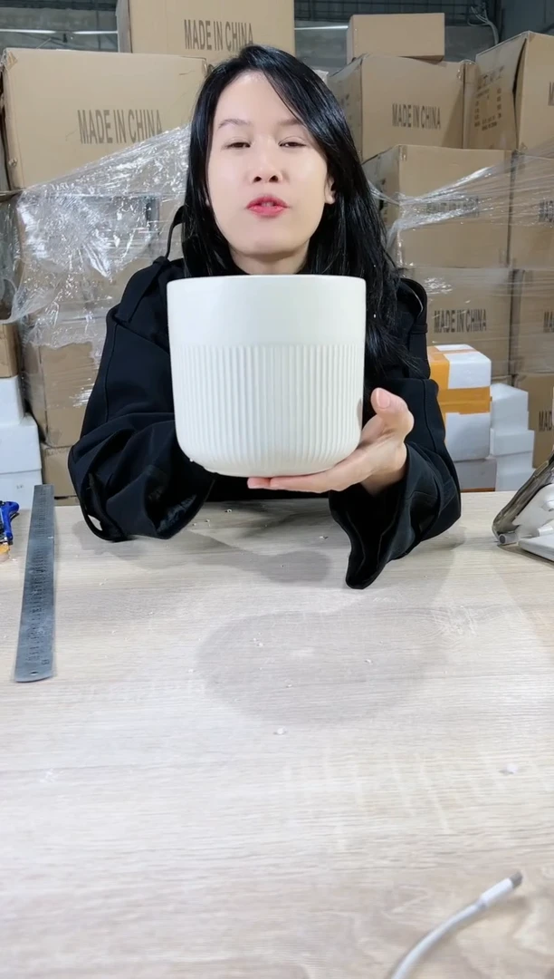 【闪购商品】陶瓷15cm以下半条纹米黄小号15X14