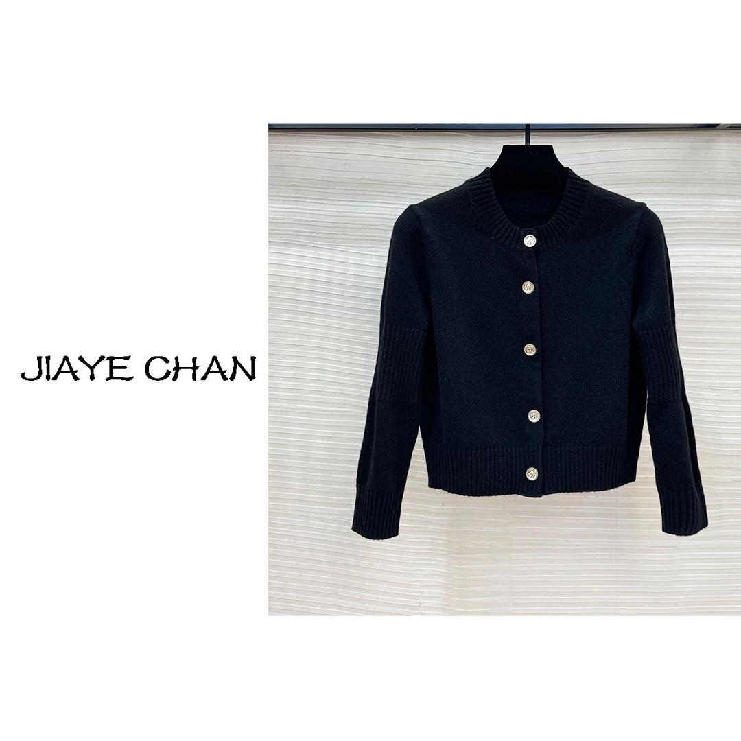 JIAYE CHAN   小香风短款圆领精致小开衫
