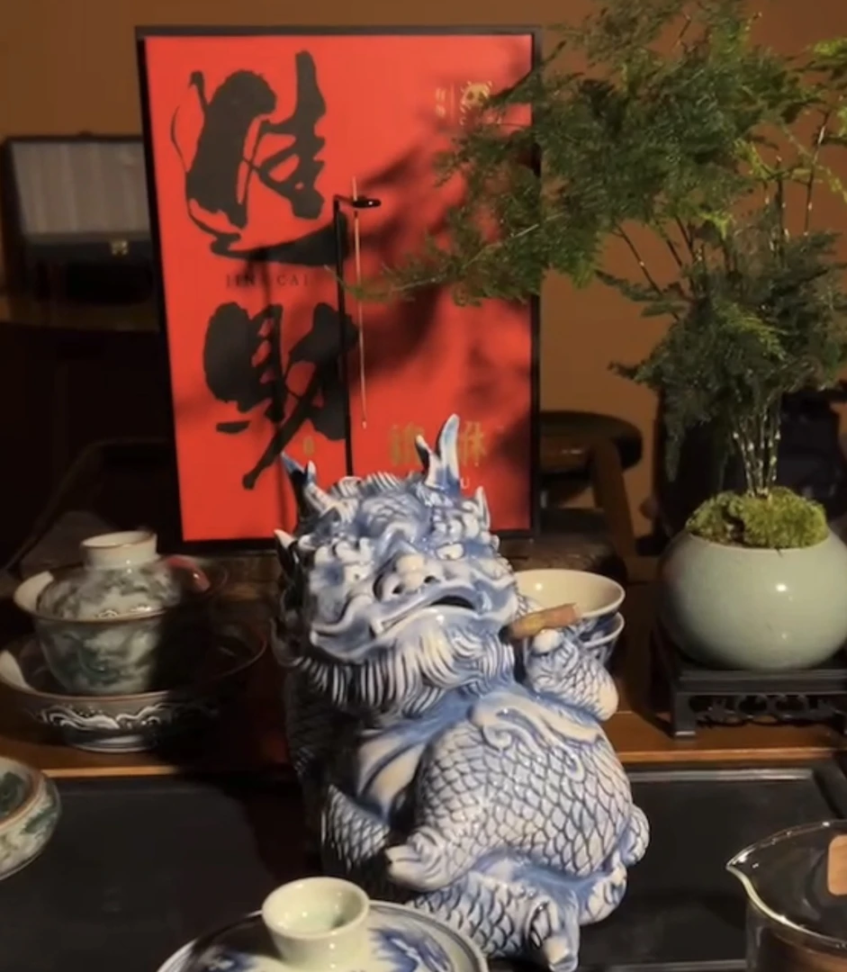 手工陶瓷麒麟貔貅摆件龙纹雕塑雕刻老虎工艺品创意狮子桌面装饰品