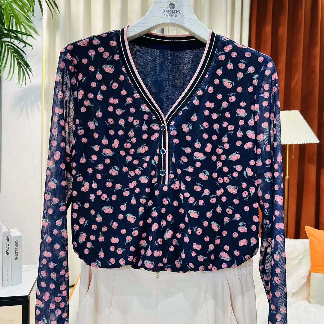 【春季福利】心领花色网纱休闲上衣女百搭爱心色减龄V领打底 T5360