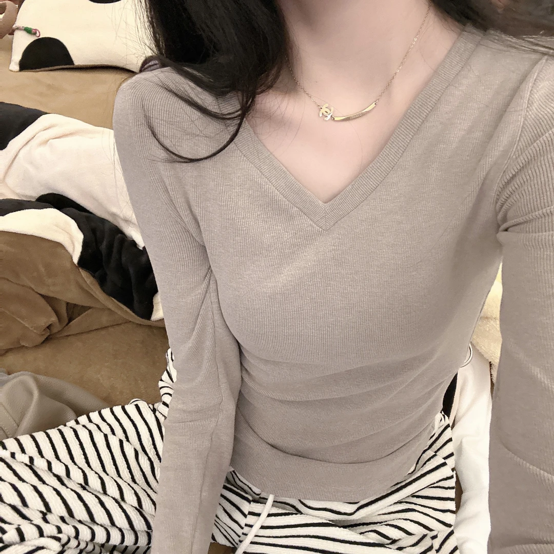 【小暖炉】秋冬300克V领慕斯绒，显瘦高弹力长袖T恤打底衫女上衣必备