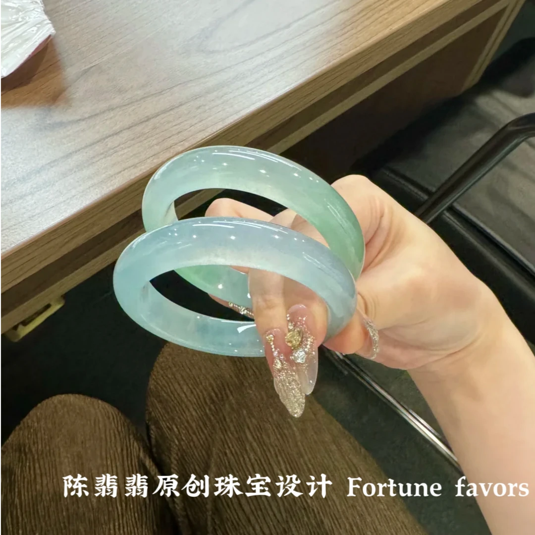 陈翡翡 天青冻手镯天空蓝玉石手镯蓝色石英岩玉多样性发货拍1发1