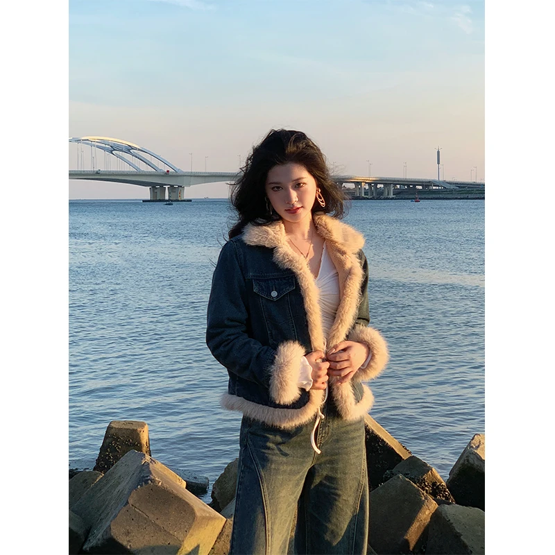 六指导 复古画报 时髦翻领宽松保暖外衣显瘦加厚环保毛牛仔外套冬