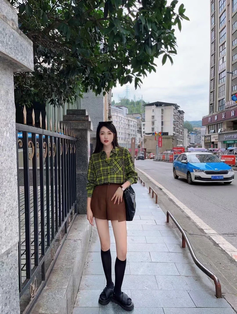 【俪妍】四季款百搭短裤