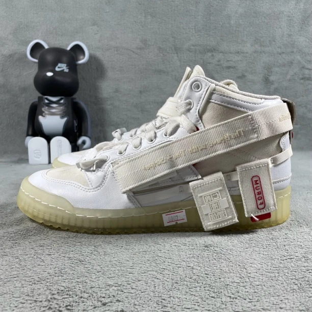 二手40码 adidas Forum Commun休闲鞋 白 无盒 公价1489