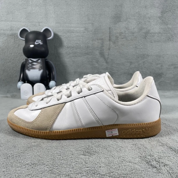二手43码 adidas Originals BW Army 休闲鞋 白 划痕 无盒公价589