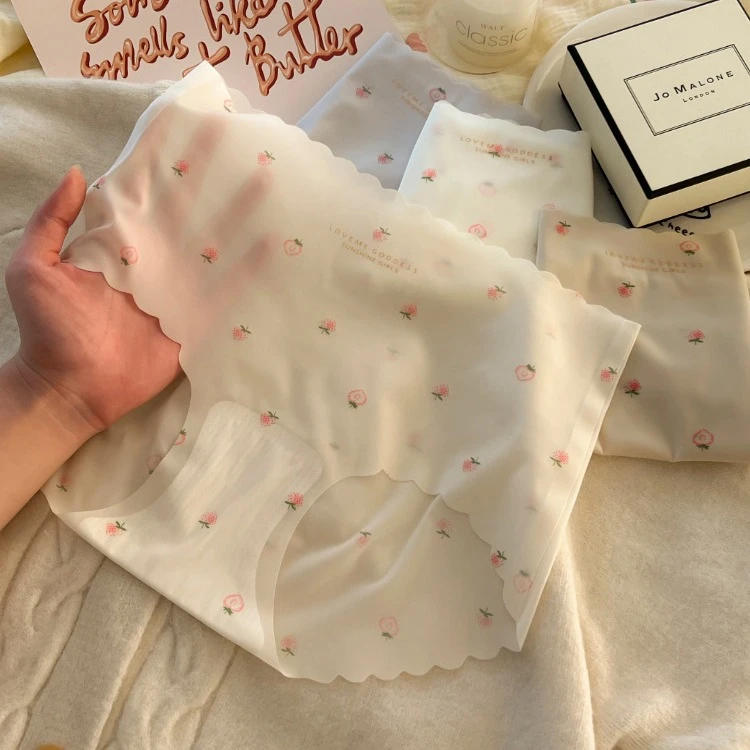 10D透气无痕冰丝内裤女生夏季薄款可爱草莓速干少女学生短裤甜美