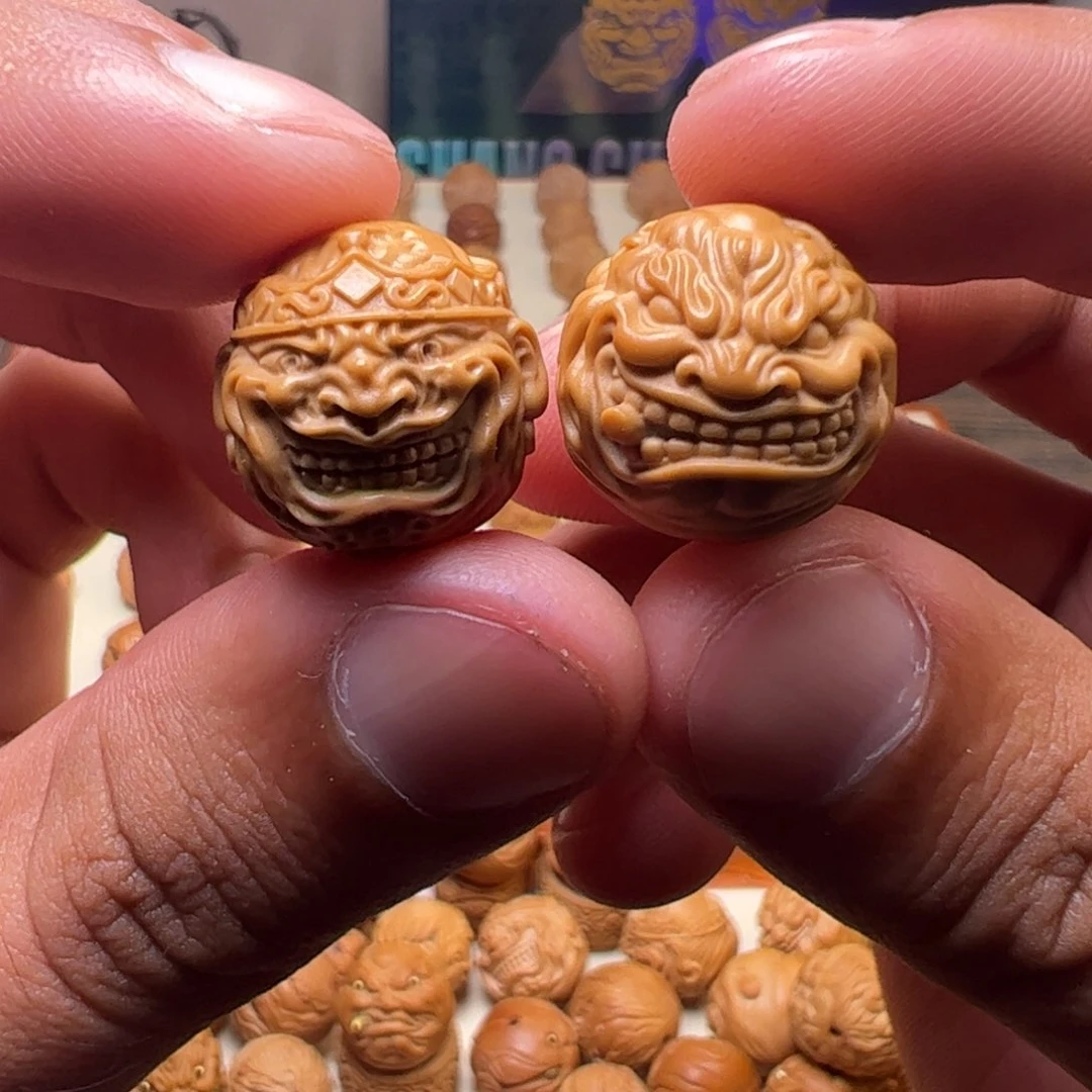 猴头核桃吊坠浮***闲两个恶僧