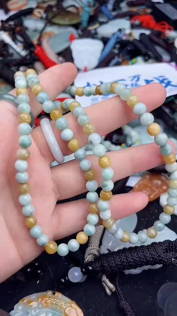 【闪购商品】翡翠颈饰未镶嵌1微瑕