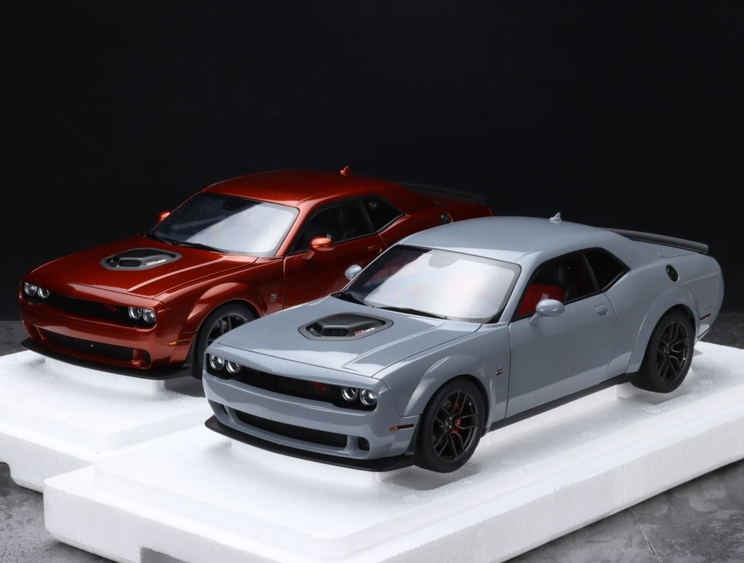 AA奥拓 AUTOart 1:18 道奇挑战者 R/T 2022 烟灰色 全开车模