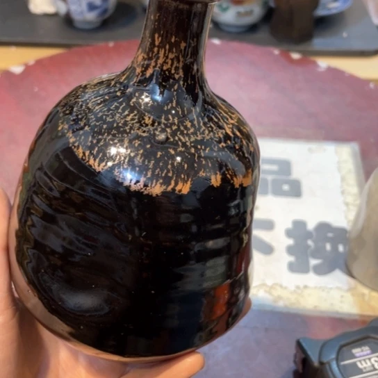 青*在陶瓷艺术品的制作