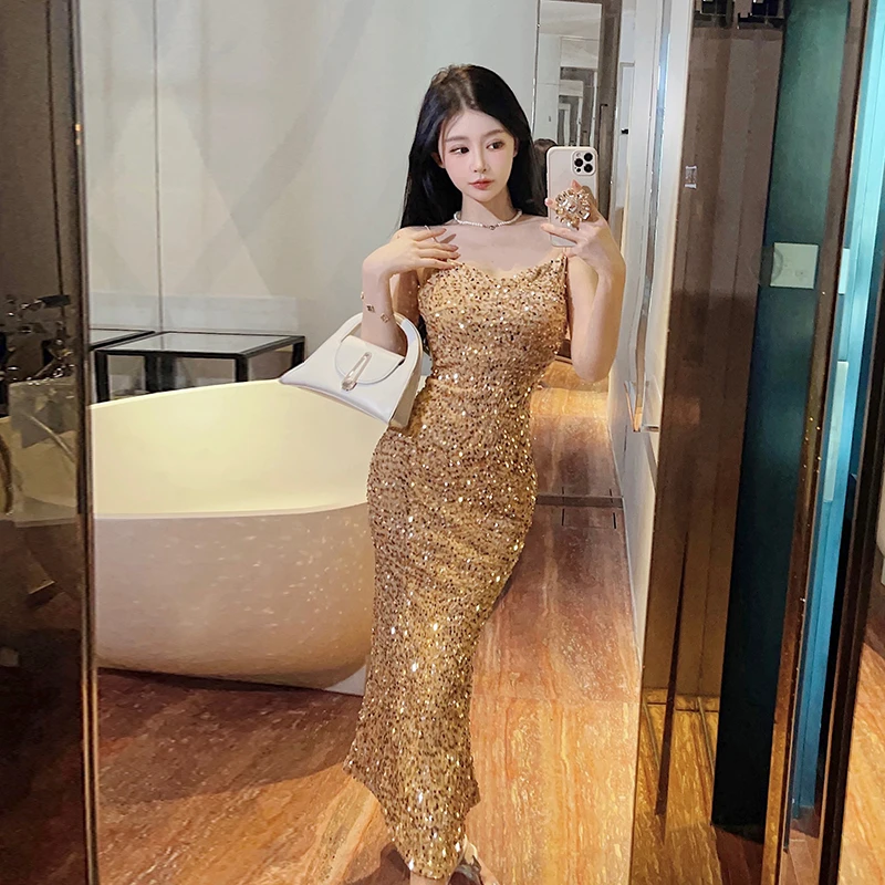 新款亮片丝绒主持人宴会感收腰礼服轻奢显瘦年会长款气质小众子