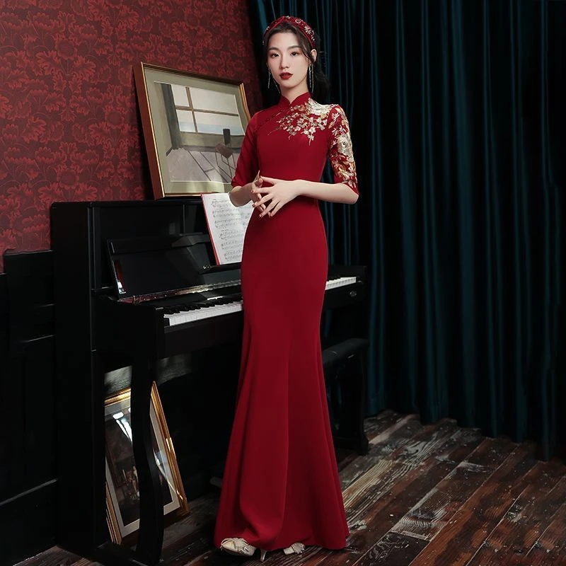 黑色婚纱主纱鱼尾出门纱缎面冰蓝色中式敬酒服新娘感结婚订婚酒女