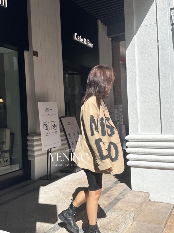 DD | 宽版卡其色黑色字母出街女士西装外套