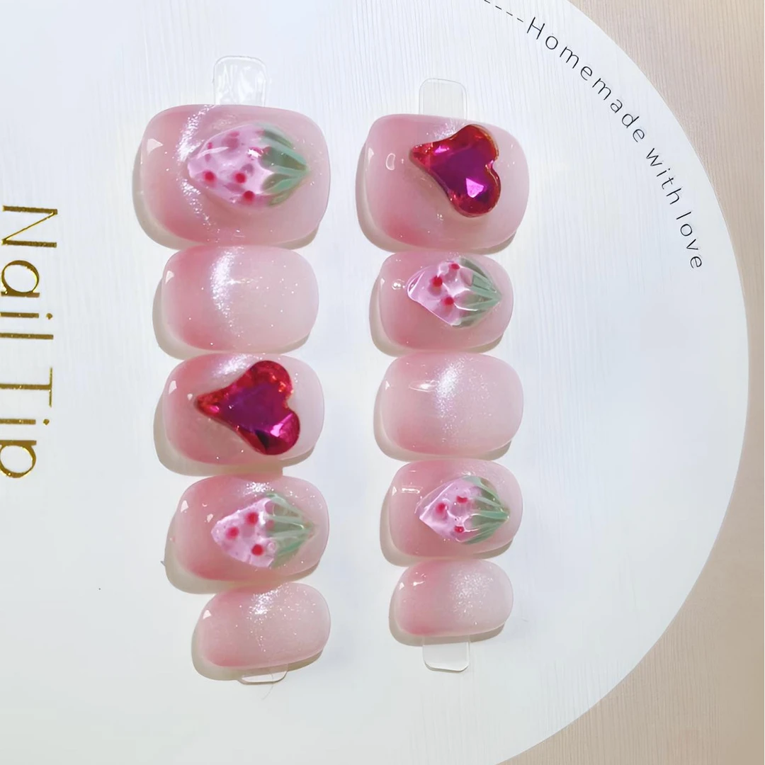 【草莓波波】冰透粉嫩猫眼草莓可爱甜美小清新爱心少女纯手工穿戴甲