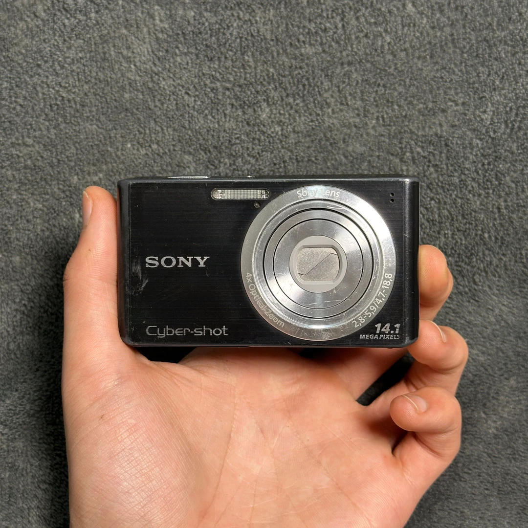 9新 Sony/索尼 w610 热门款 价格超级香微微瑕 不影响出片好看ccd
