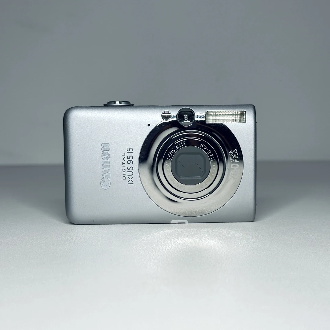9新 Canon/佳能 ixus95 功能全好、成色新、屏幕正常老化、没影响
