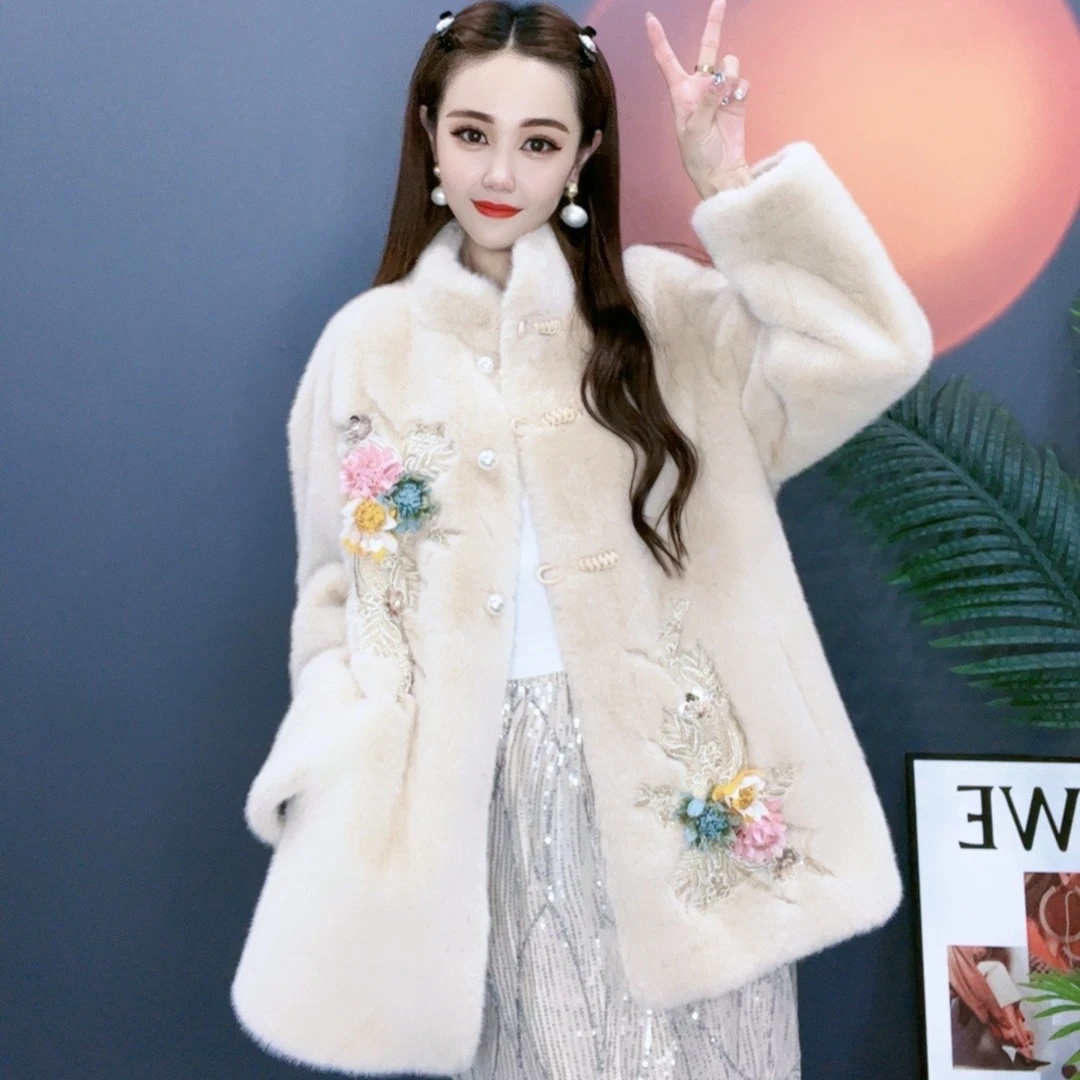 TZ25778  行政女生轻奢高档复古国风外套百搭显瘦加厚重工绣花