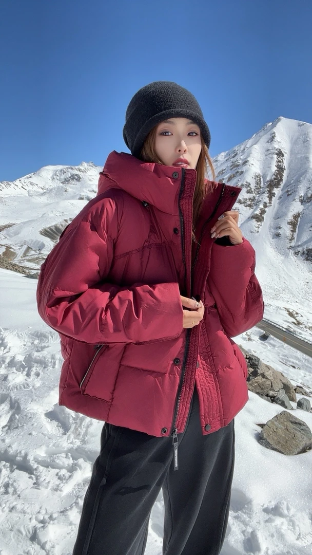 石墨烯羽绒服女短款连帽加厚保暖冬季外套