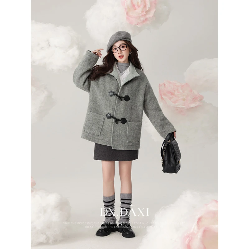 代大喜【芬兰雪镜】冬季新款灰色复古牛角扣短款大衣休闲毛呢外套