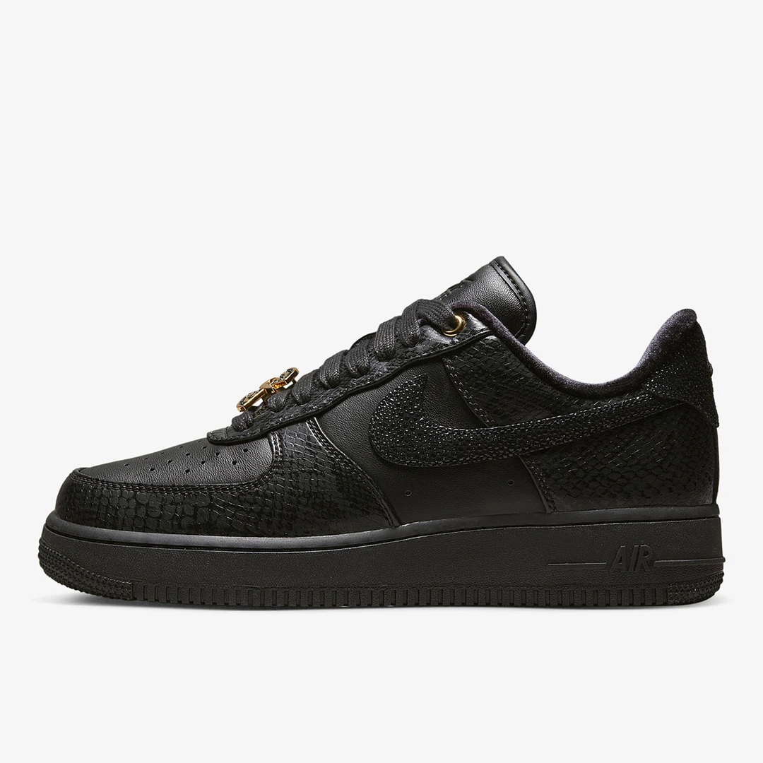 Nike/耐克官方正品Air Force 1女子休闲轻便低帮板鞋DX6035-001