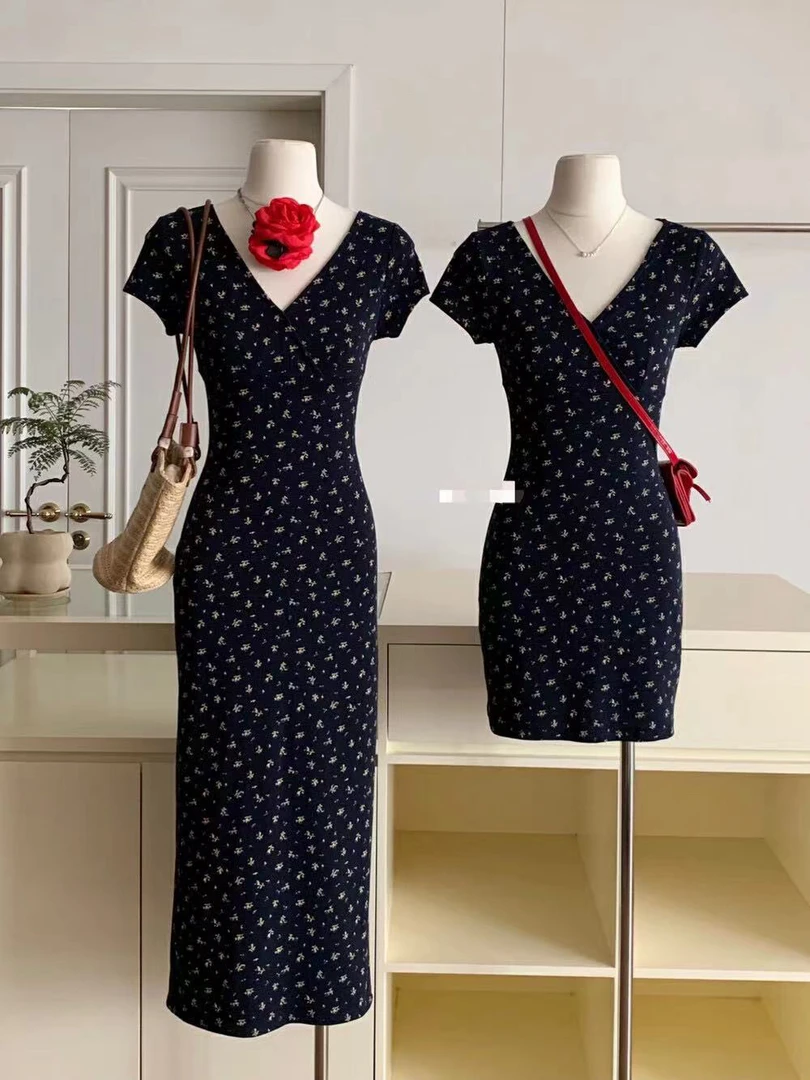 法式碎花女夏季2024新款气质V领收腰显瘦包臀裙长裙连衣裙