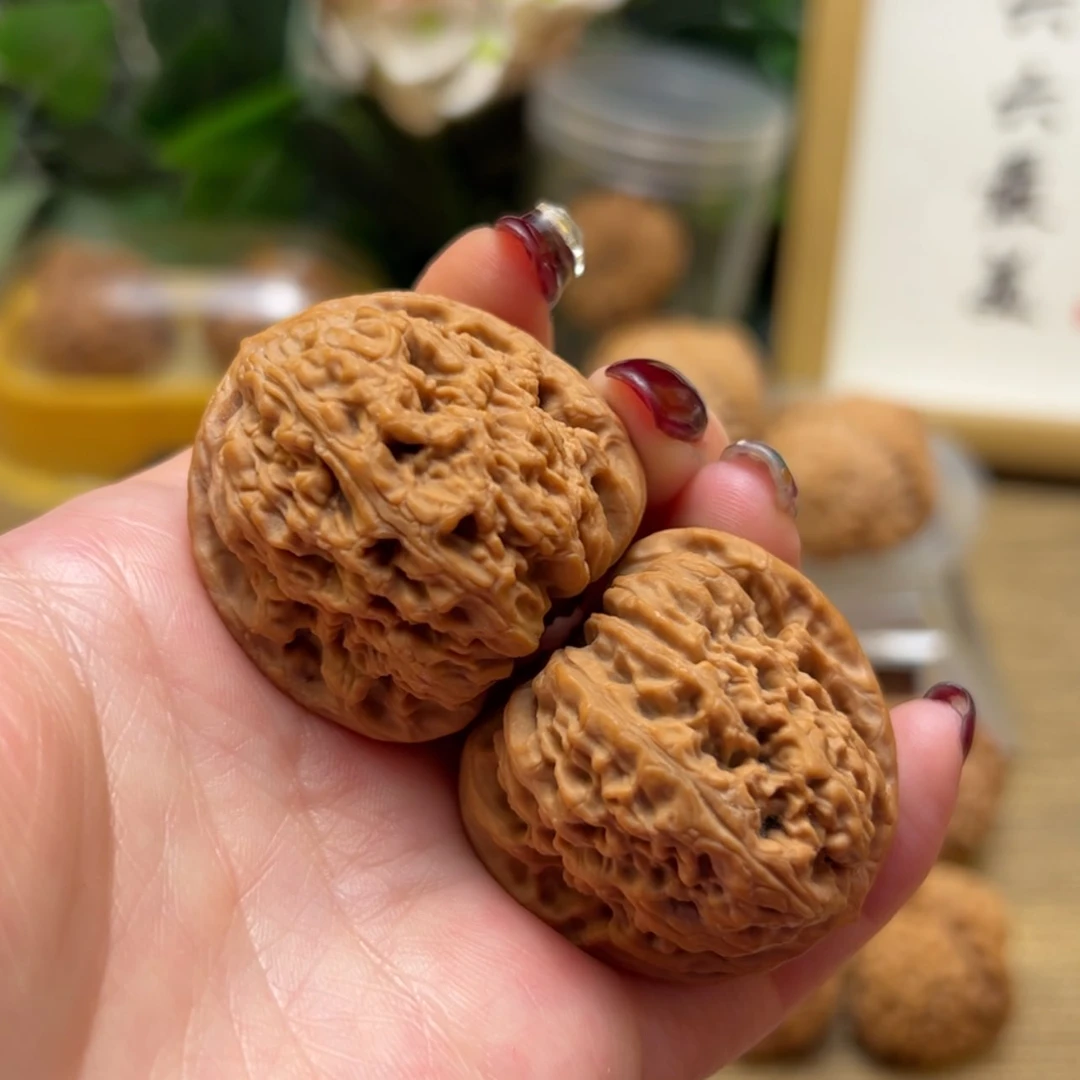 【闪购商品】文玩核桃把件37南疆石