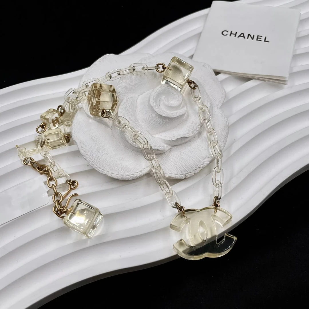 95新 Chanel/香奈儿 香奈儿暖黄色方块项链/x06211