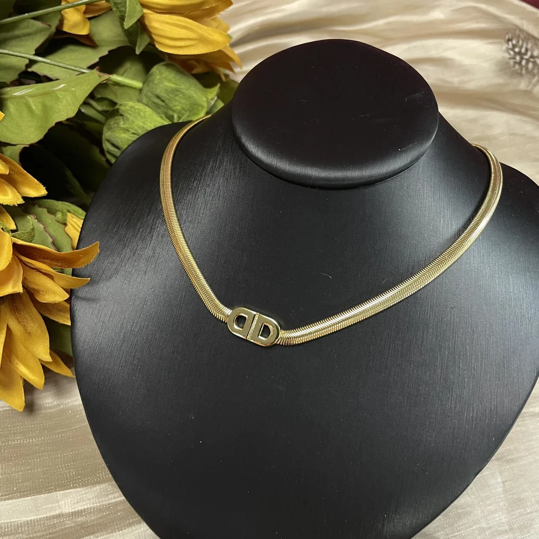 99新  拉斐尔标品/锁骨链/猪鼻子/99新