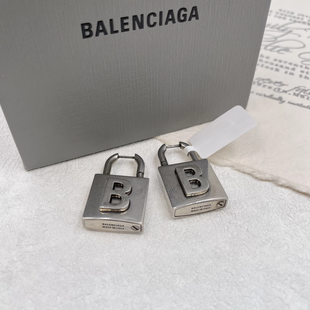 95新 Balenciaga/巴黎世家 巴黎世家银色耳钉/bl00001