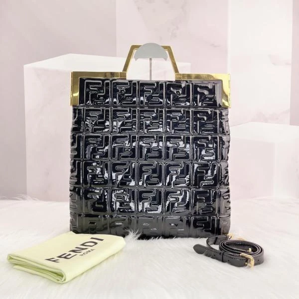 妃鱼/95新/芬迪/FENDI/单肩包/市场价15000