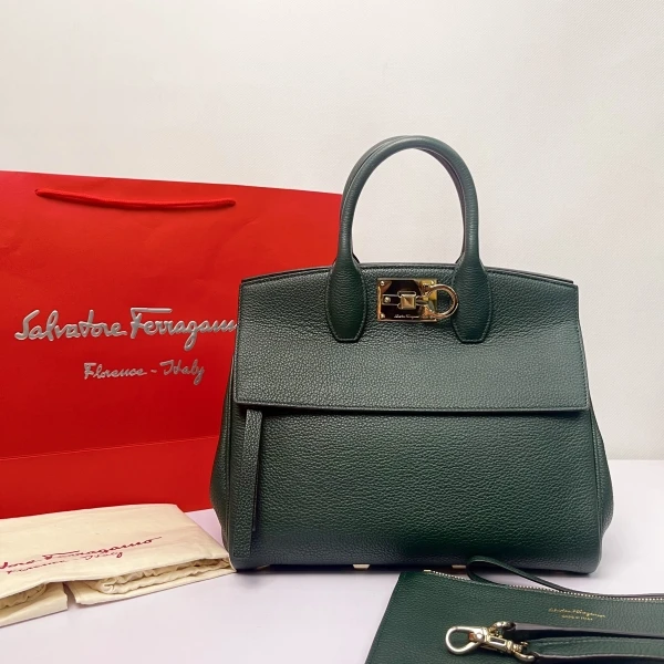妃鱼/95新/菲拉格慕/Salvatore Ferragamo/单肩包/市场价21800