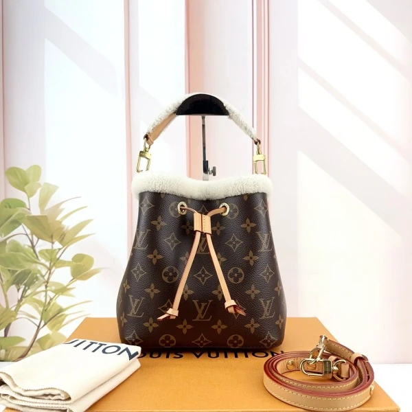 妃鱼/95新/路易威登/Louis Vuitton/单肩包/市场价38000