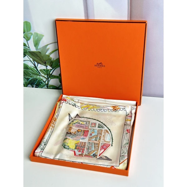 妃鱼/95新/爱马仕/Hermès/丝巾/市场价6888