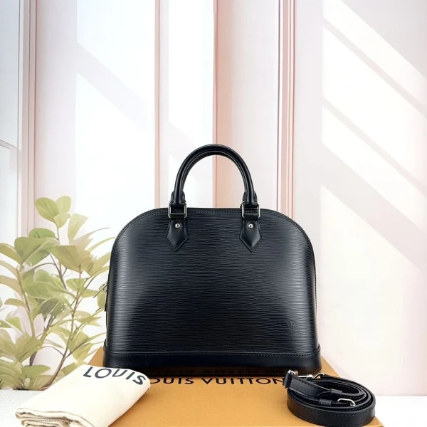 妃鱼/95新/路易威登/Louis Vuitton/手提包/市场价36000