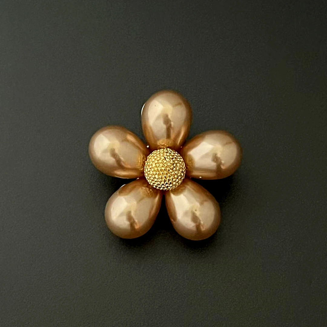 锌合金仿珍珠胸针 xz4700圣洁五瓣花.香槟金