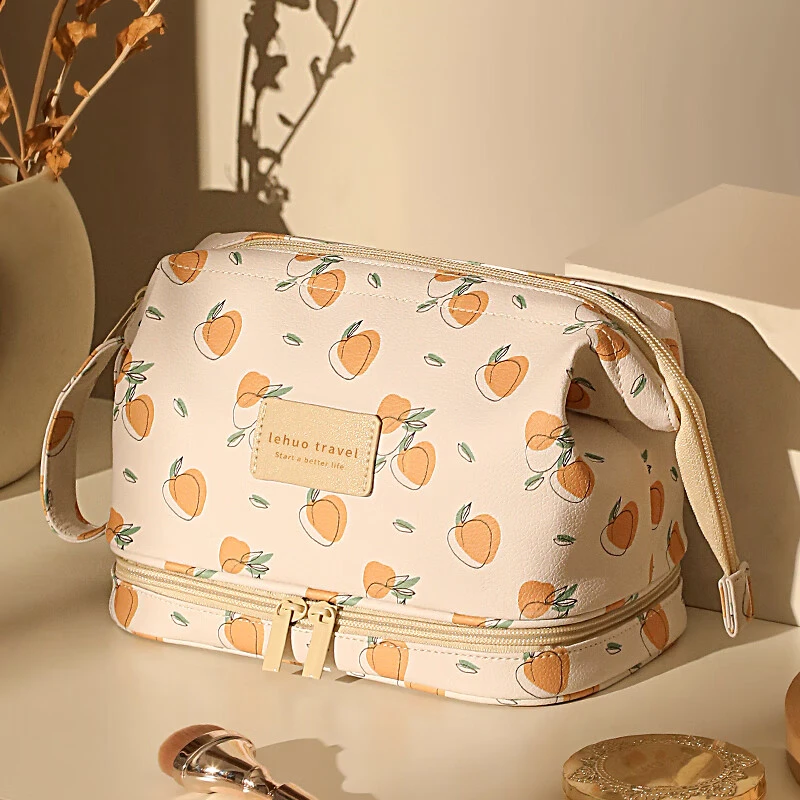 化妆包外出随身携带便携大容量收纳袋女2024新款洗漱品高颜值包包