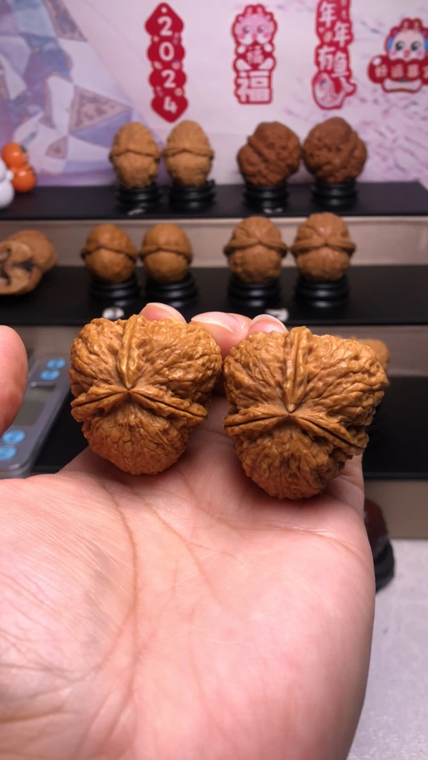 大密石三楞云南野生铁皮核桃文玩