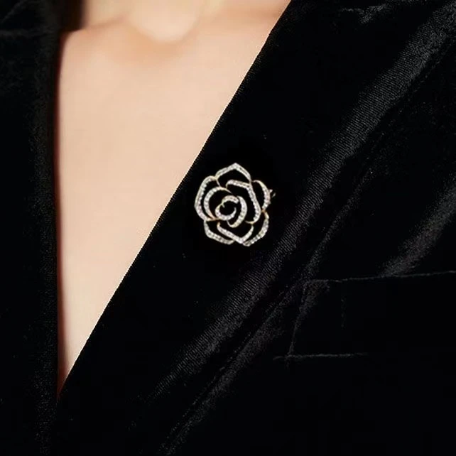 合金仿水晶胸针 黑山茶花胸针高档优雅胸针时尚胸花收腰时尚饰品