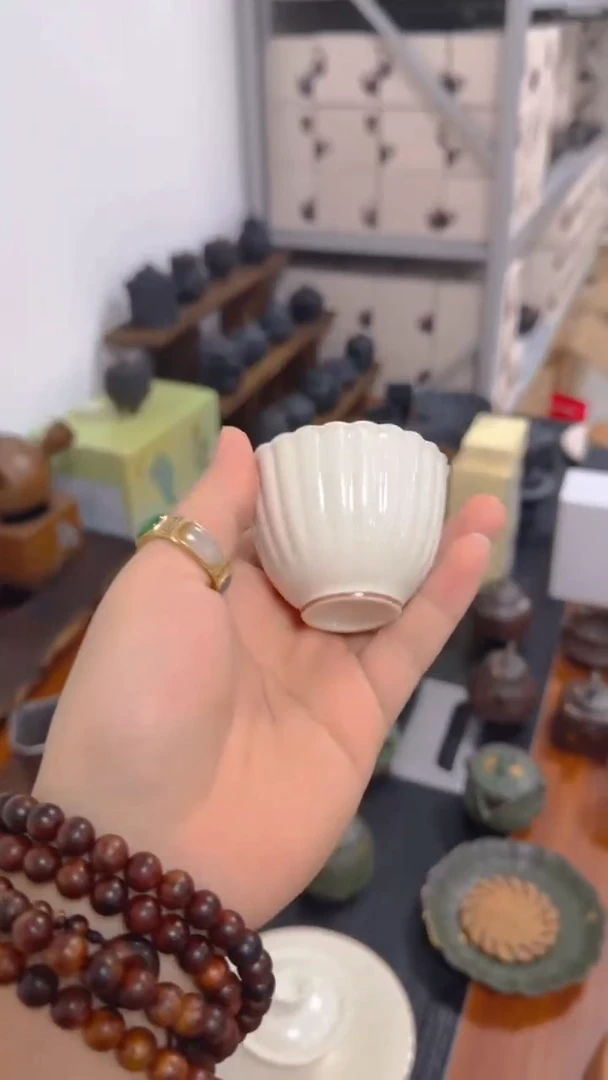 【闪购商品】草木灰-花口杯草木灰-花口杯