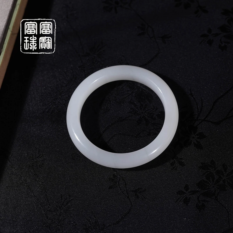 【出水芙蓉】富富珠宝 和田玉百搭手镯(天然珠宝多样性发)