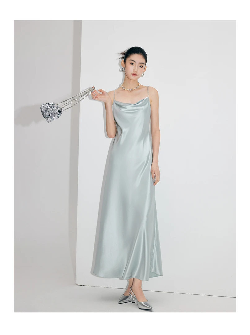 MandyZhang法式粉色重磅醋酸缎面吊带荡领连衣裙女高级感气质裙